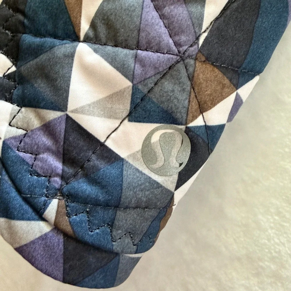 Lululemon Hot Cheeks Quilted‎ Shorts Stained Glass Love Neutral Blush Black SZ 8
